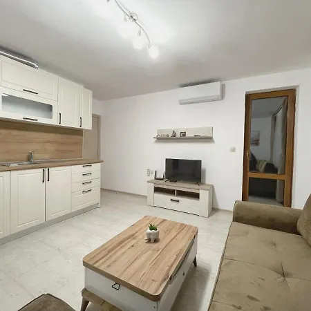 Апартамент Лина Apartment *